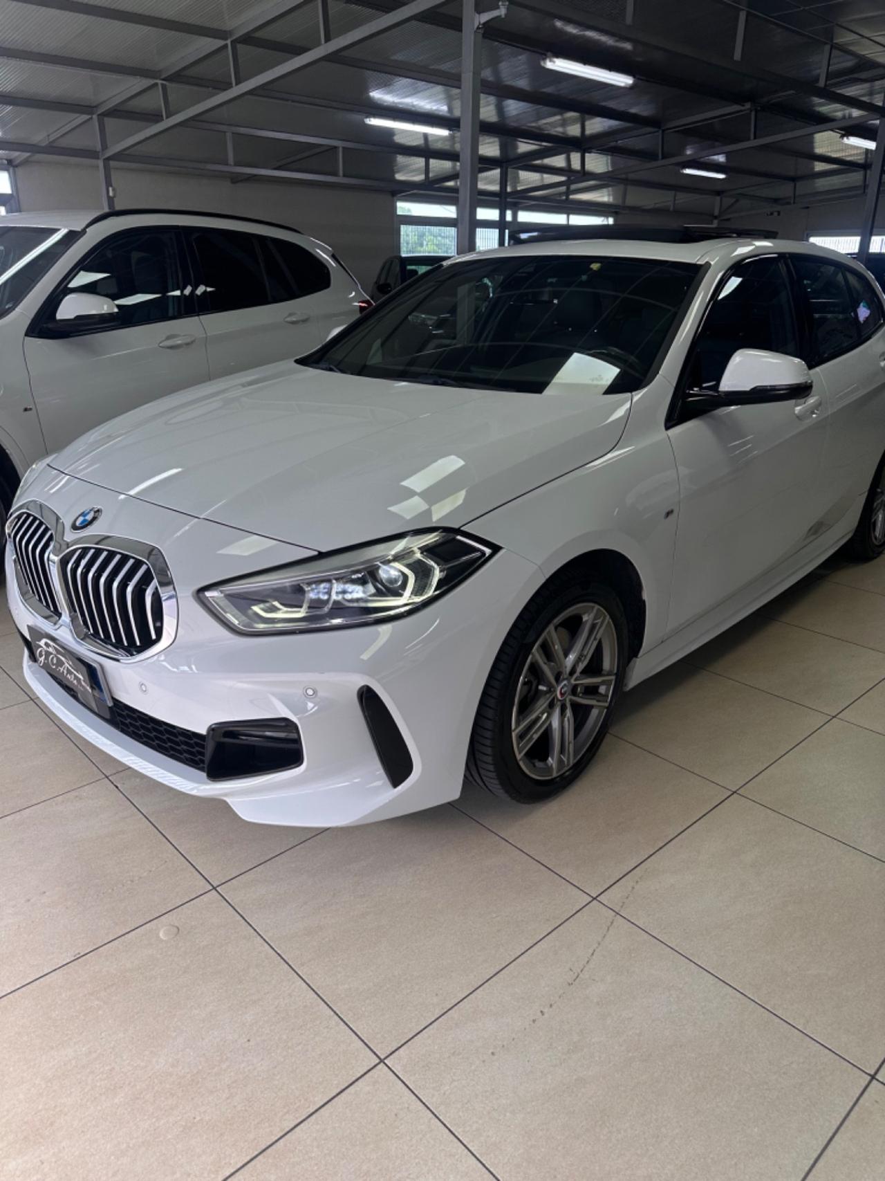 Bmw 118 118d 5p. Msport
