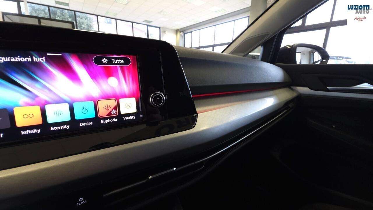 Volkswagen Golf 8 1.0 TSI 110CV LIFE