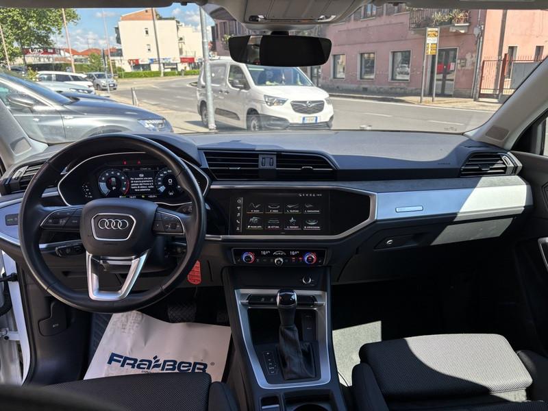 Audi Q3 35 1.5 tfsi mhev Business Advanced s-tronic
