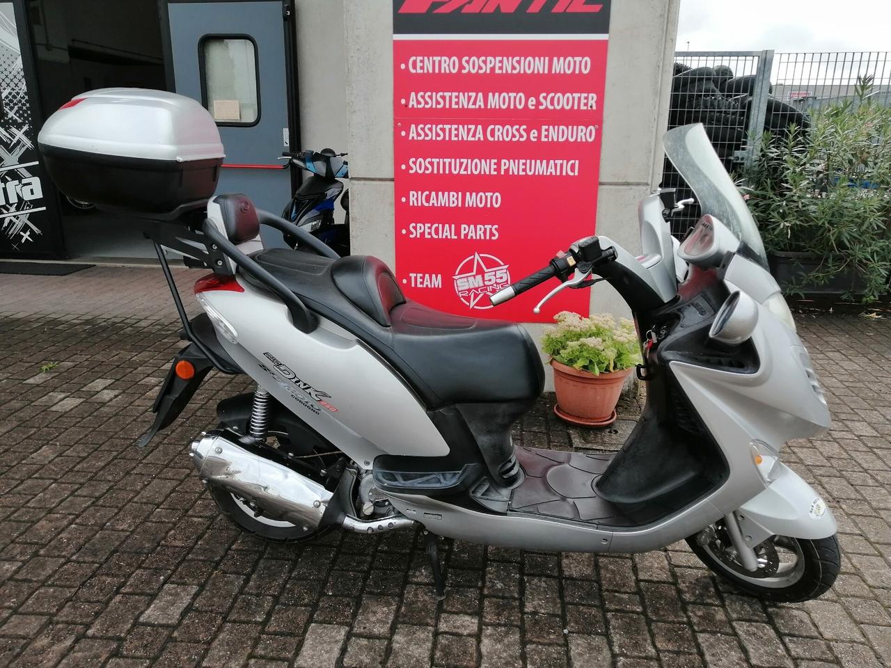 Kymco Grand Dink 250