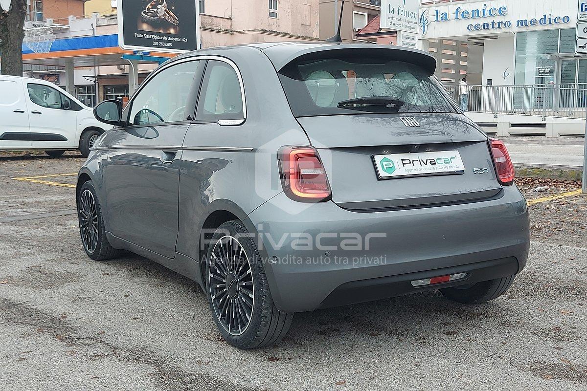 FIAT 500e Berlina 42 kWh La Prima