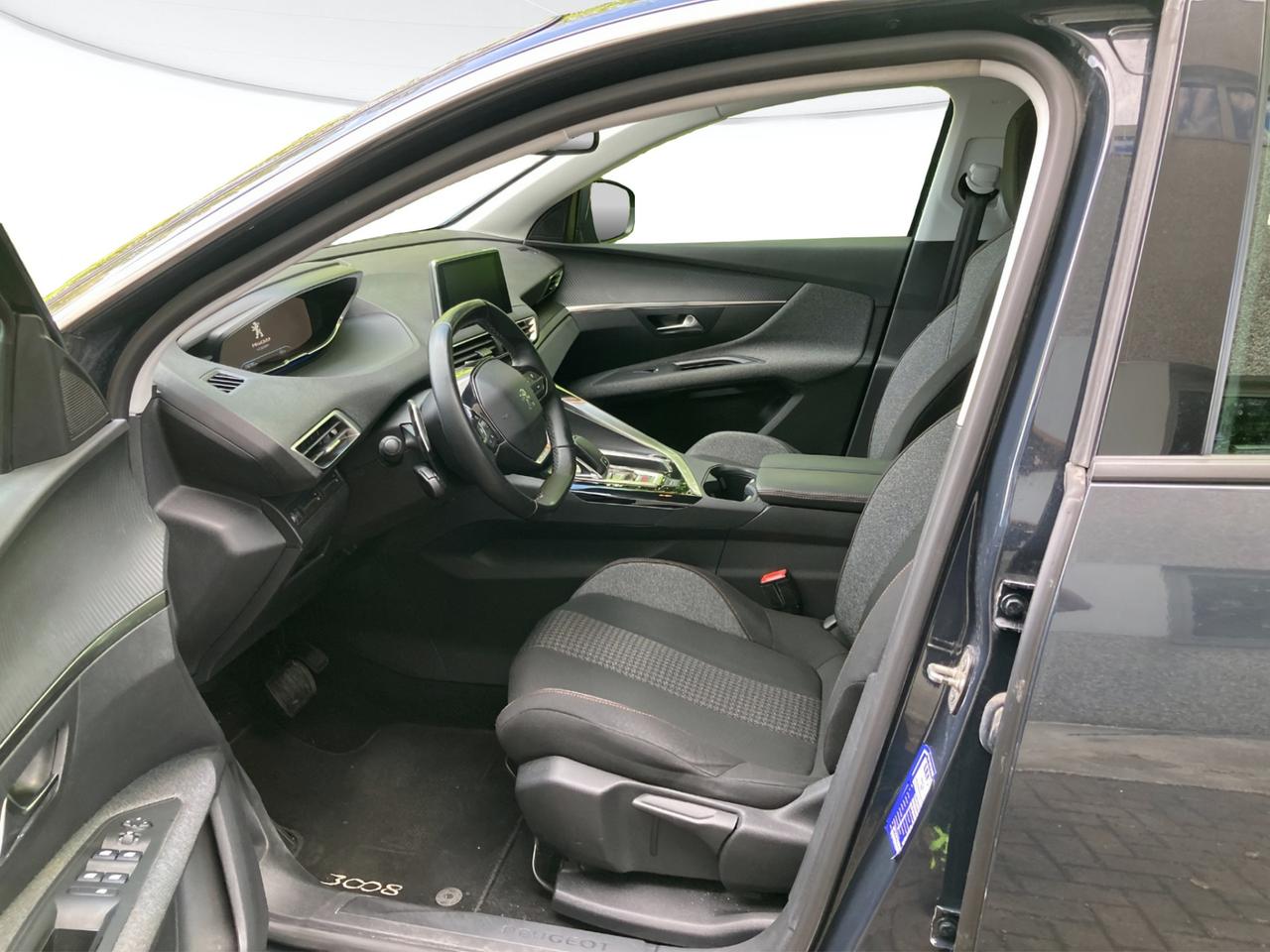 PEUGEOT 3008 1.5 bluehdi Active s&s 130cv eat8