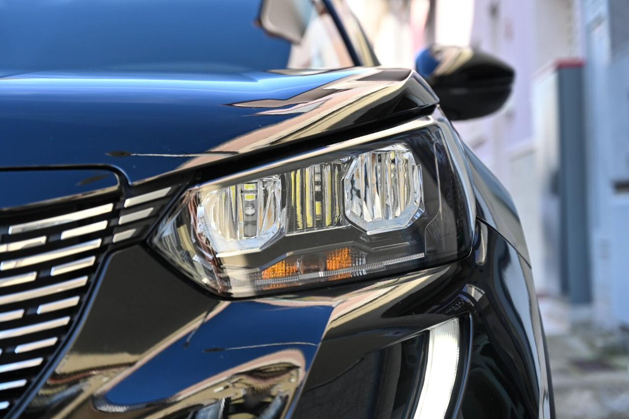 Peugeot 2008 BlueHDi 130 S&S EAT8 Allure