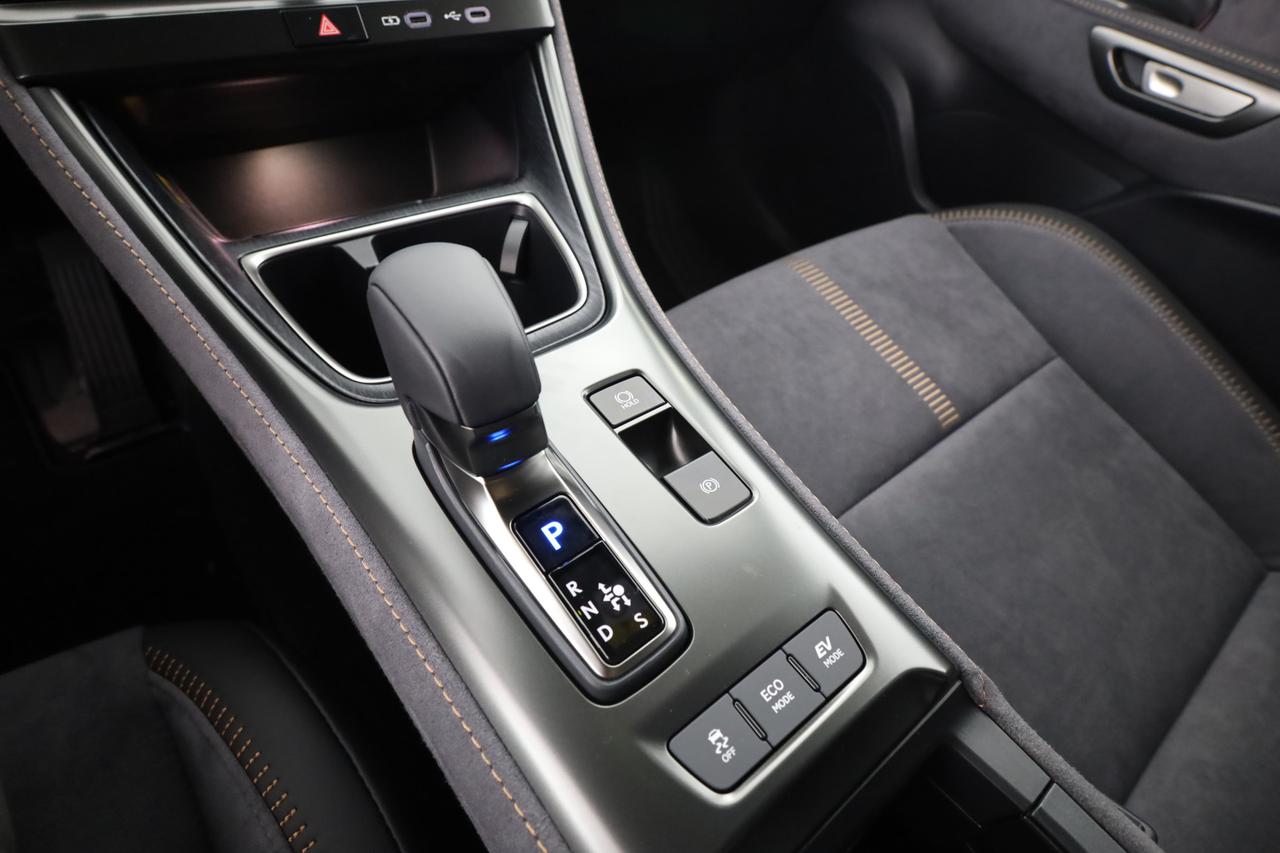 LEXUS LBX Hybrid Cool