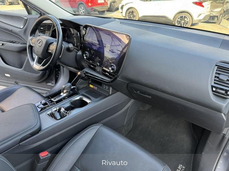 Lexus NX Hybrid Luxury 4WD