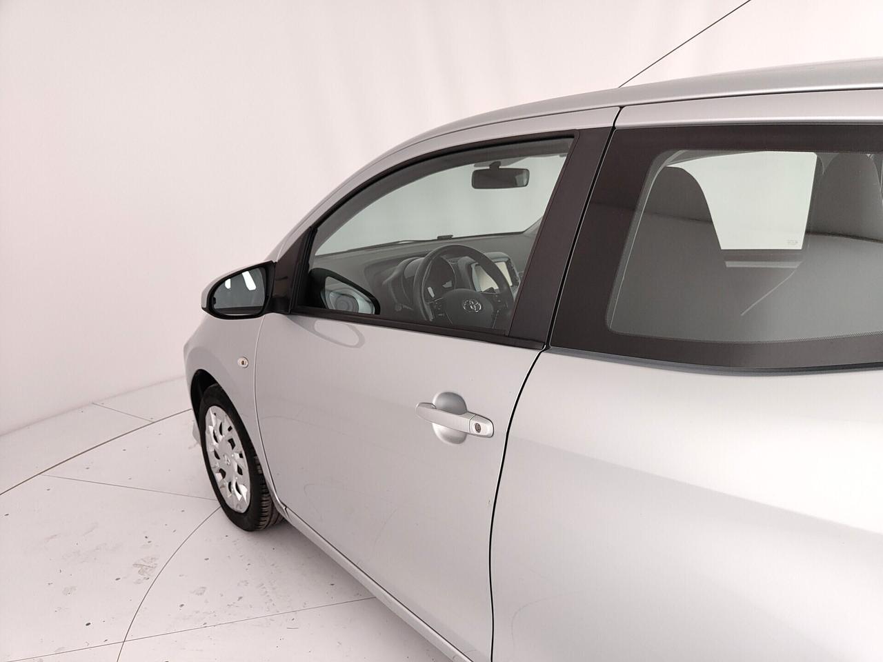 Toyota Aygo 1.0 VVT-i 69 CV 5 porte x-business