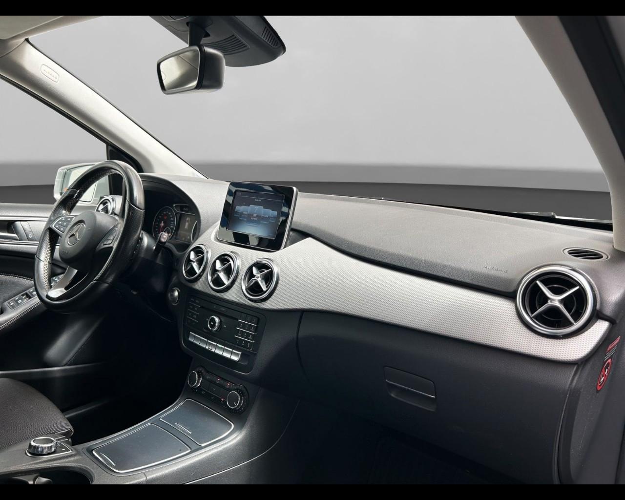 Mercedes-Benz Classe B - T246 - B 180 d Sport Next auto