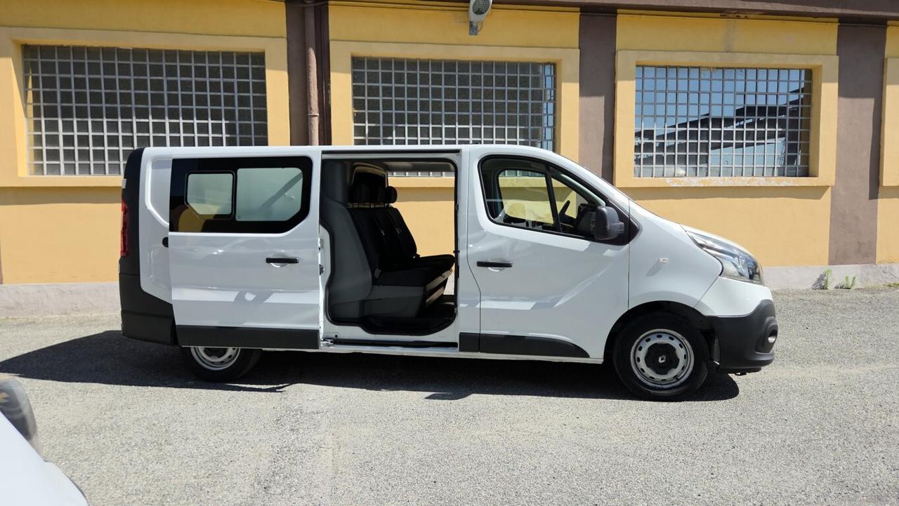 Renault TRAFIC 1.6 DCI 125 CV PASSO LUNGO MAXI - 6 POSTI - CON PEDANA DI CARICO +IVA