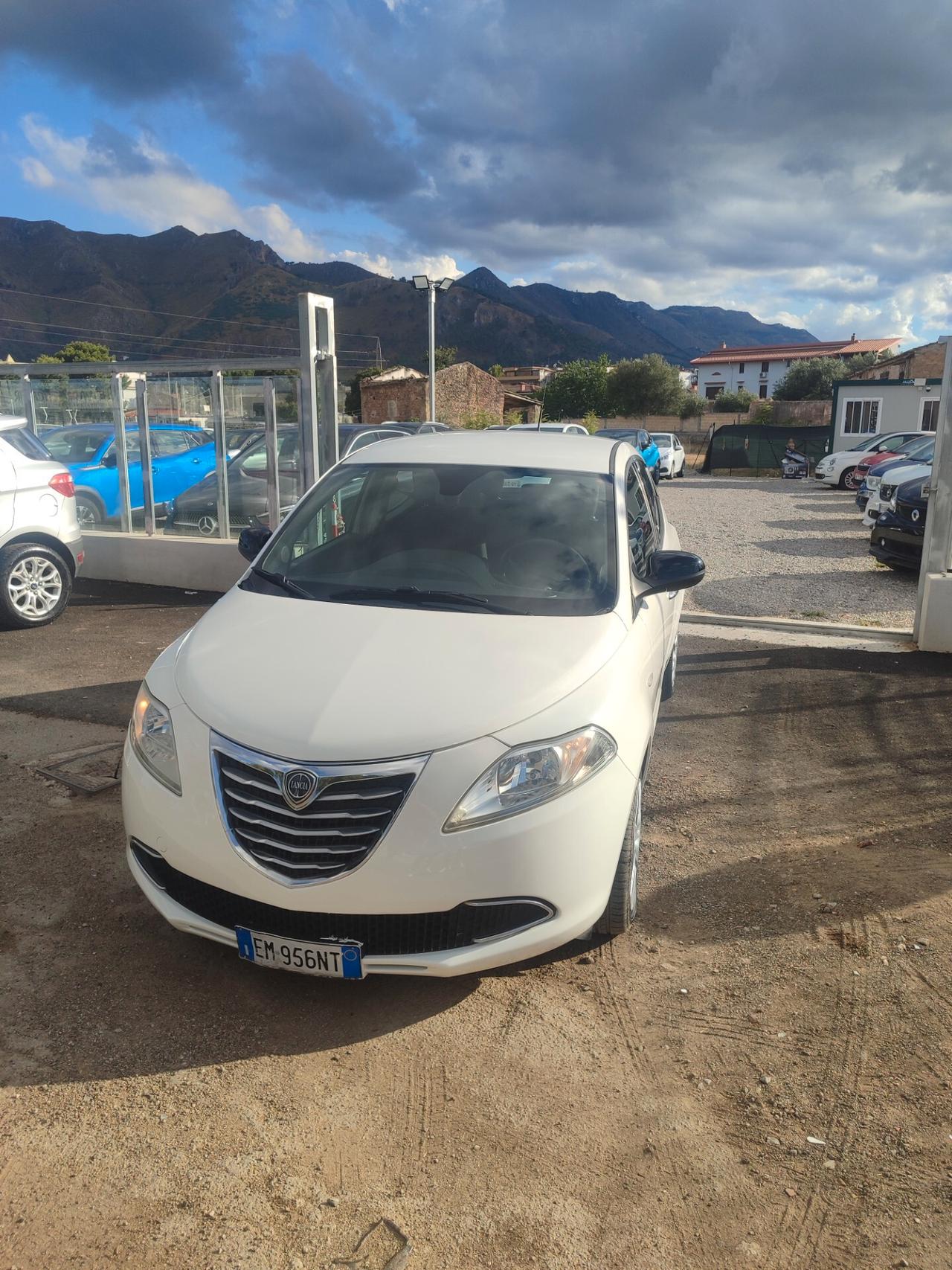 Lancia Ypsilon 1.2 69 CV 5 porte S&S Gold