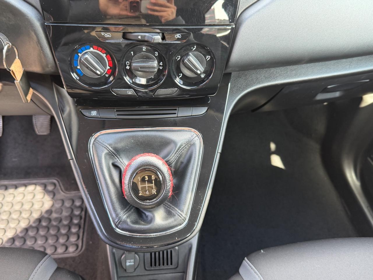 Lancia Ypsilon 1.3 MJT 16V 95 CV 5 porte Euro 6