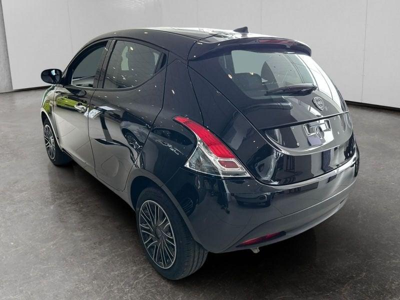 Lancia Ypsilon 1.0 firefly hybrid Oro s&s 70cv