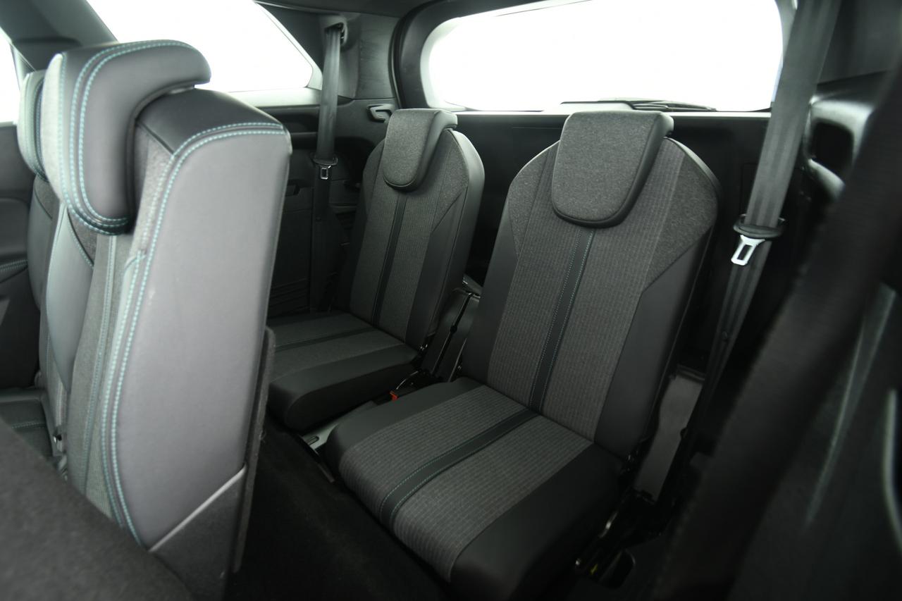 PEUGEOT 5008 1.5 bluehdi Allure Pack s&s 130cv eat8 7p.ti. CAMERA+APP CONNECT