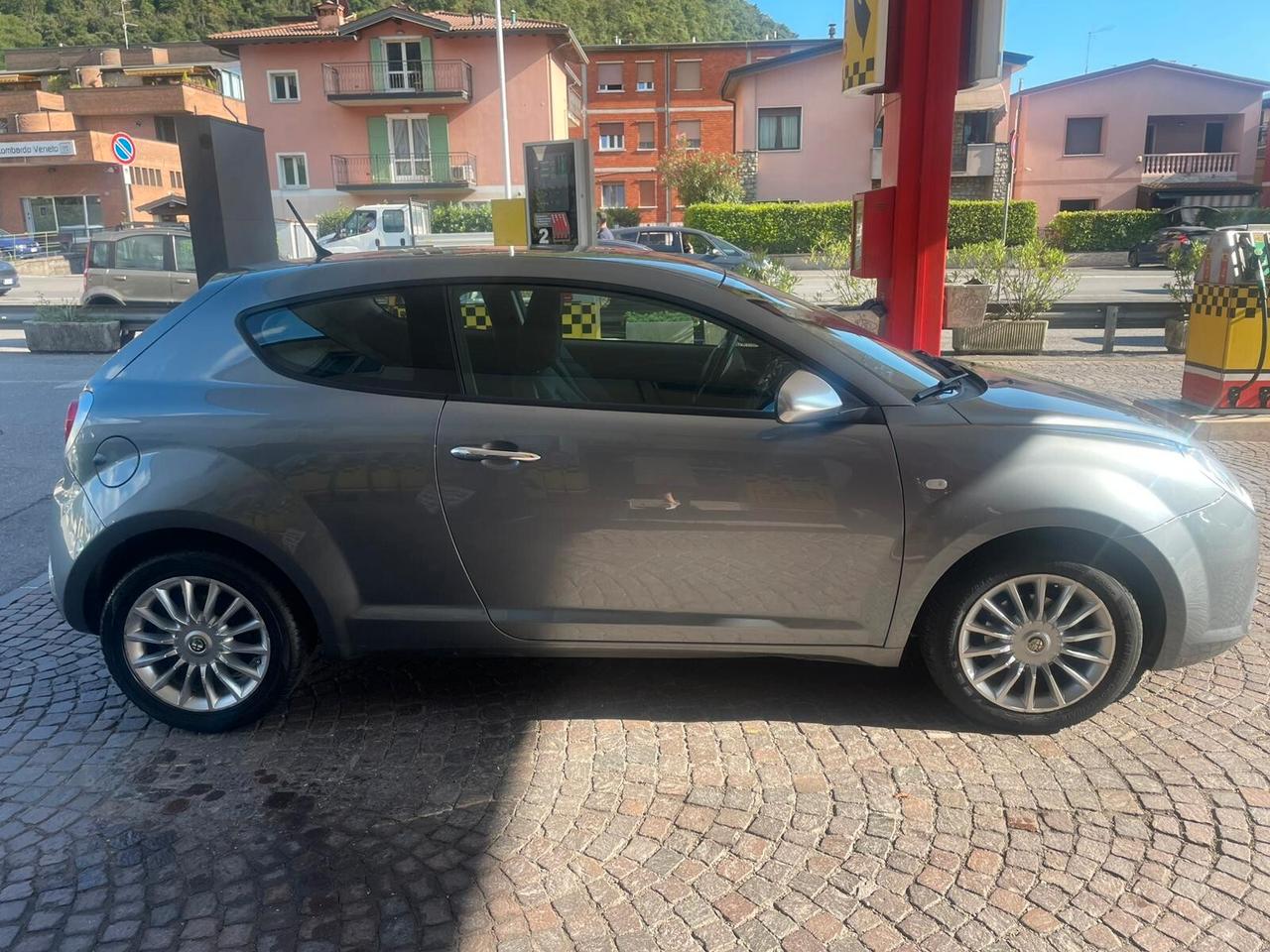 Alfa Romeo MiTo 1.4 105 CV M.air S&S Distinctive Sport Pack