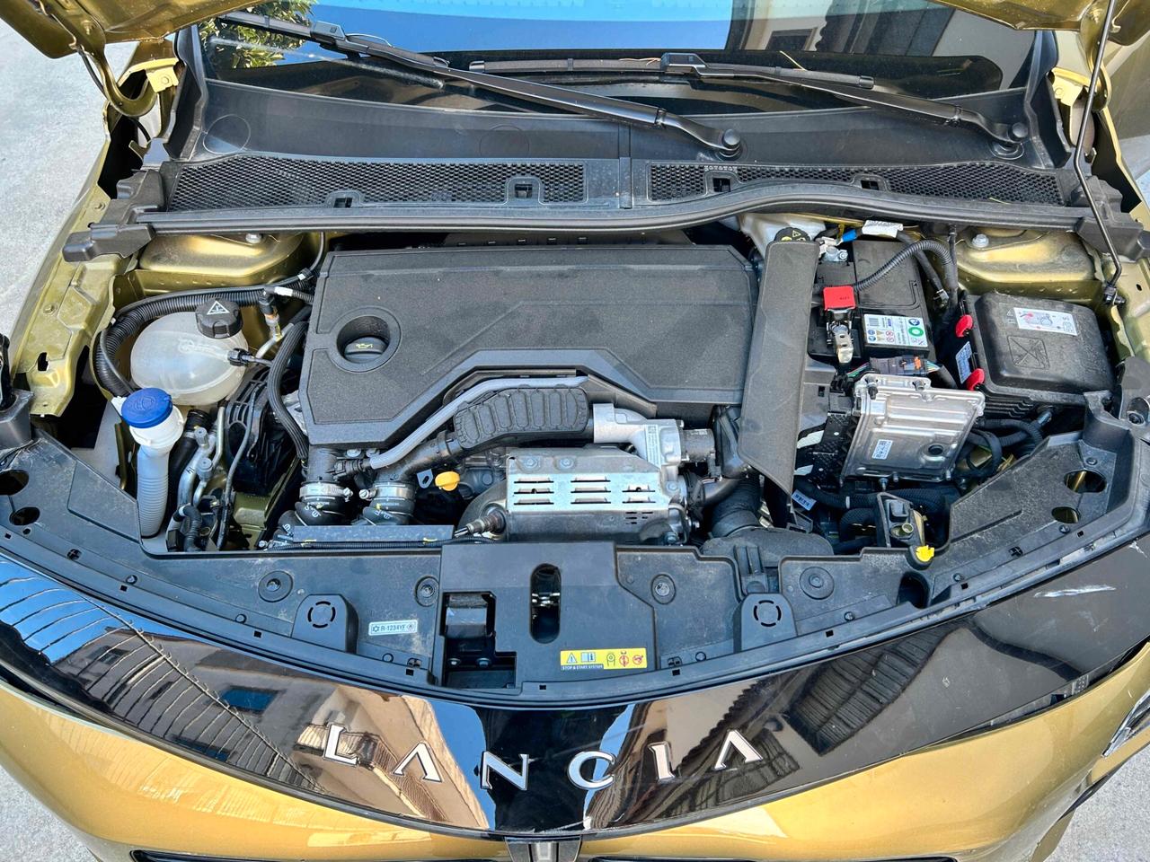 Lancia Ypsilon Hybrid 100CV e-DCT - 2025 Incidentata