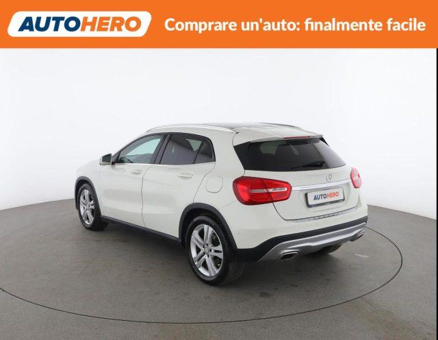 MERCEDES-BENZ GLA 200 d Automatic Sport