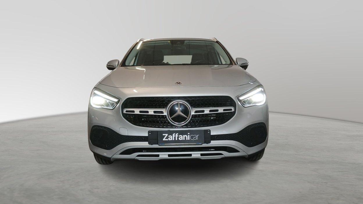 Mercedes-Benz GLA (H247) - GLA 180 d Automatic Business Extra