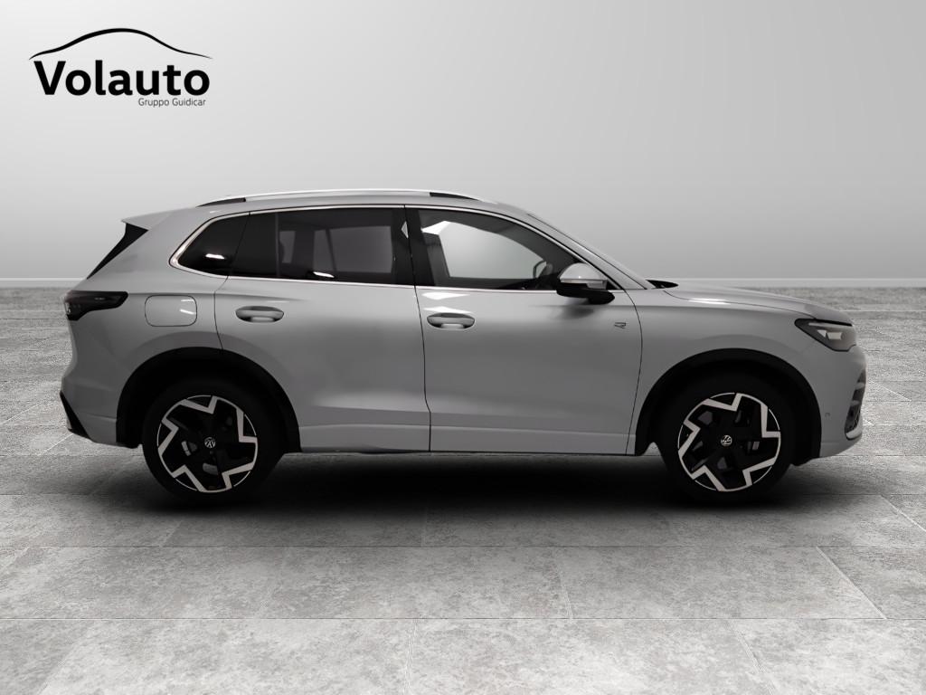 VOLKSWAGEN Tiguan III 2024 - Tiguan 2.0 tdi R-Line 150cv dsg