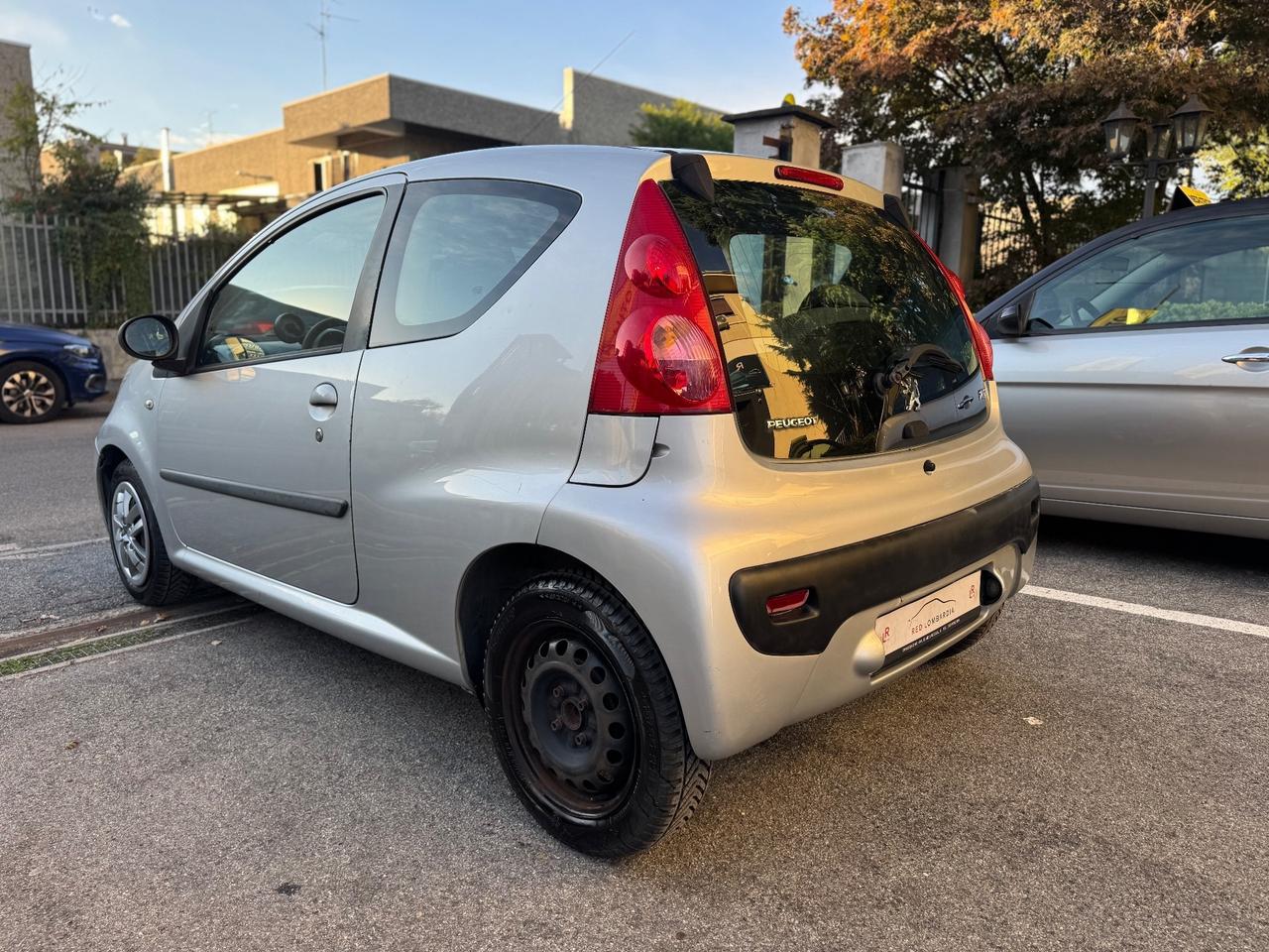 Peugeot 107 1.0 68CV 3p. Sweet Years 2Tronic