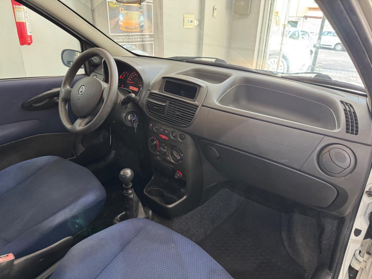 Fiat Punto 1.2i cat 5 porte EL