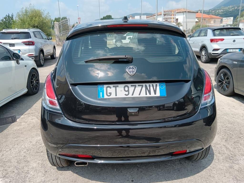 Lancia Ypsilon 1.0 FireFly 5 porte S&S Hybrid Platino