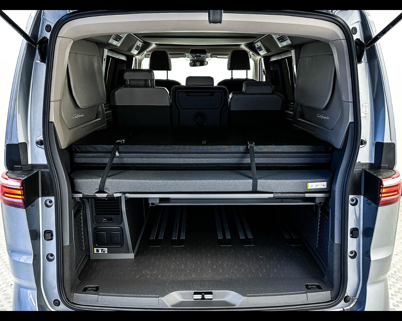 VOLKSWAGEN California 7ª '24-> - California 2.0 TDI 150 CV DSG Beach Tour