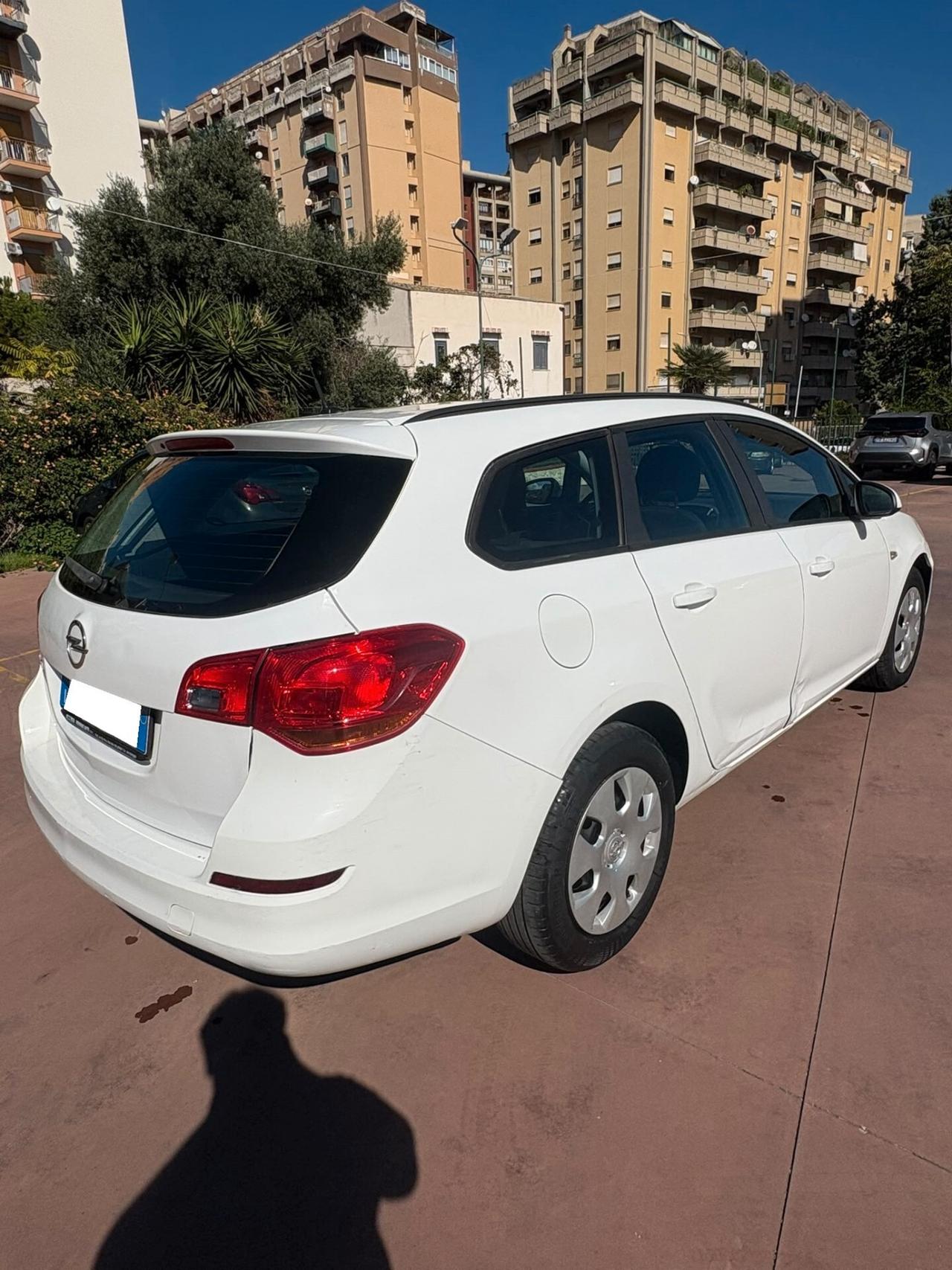 OPEL ASTRA 1.4 BENZINA SW POCHI KM CON GARANZIA