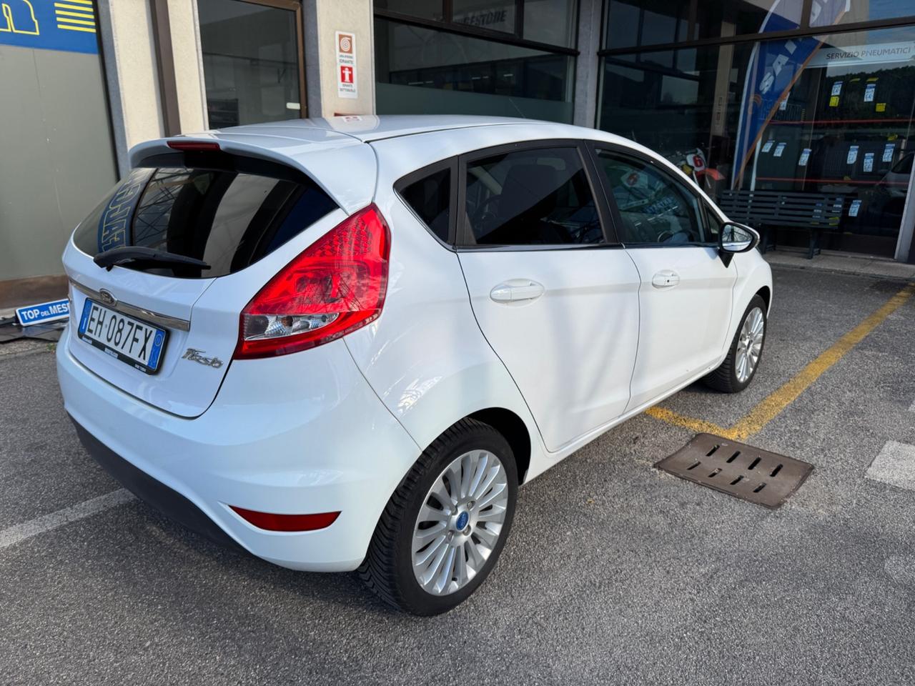 Ford Fiesta 1.4 TDCi 70CV 5 porte Titanium