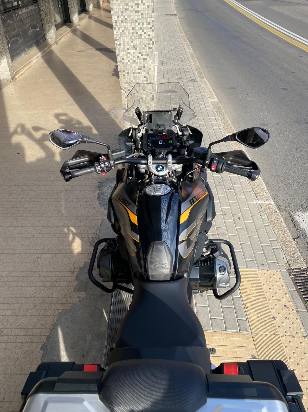 Bmw R 1250 GS Exclusive anno 2019 km 19000 Moto Come Nuova!