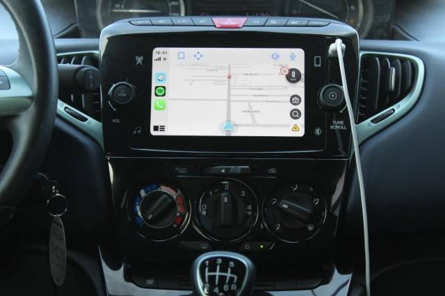 Lancia Ypsilon III 1.0 firefly hybrid 70cv con CarPlay