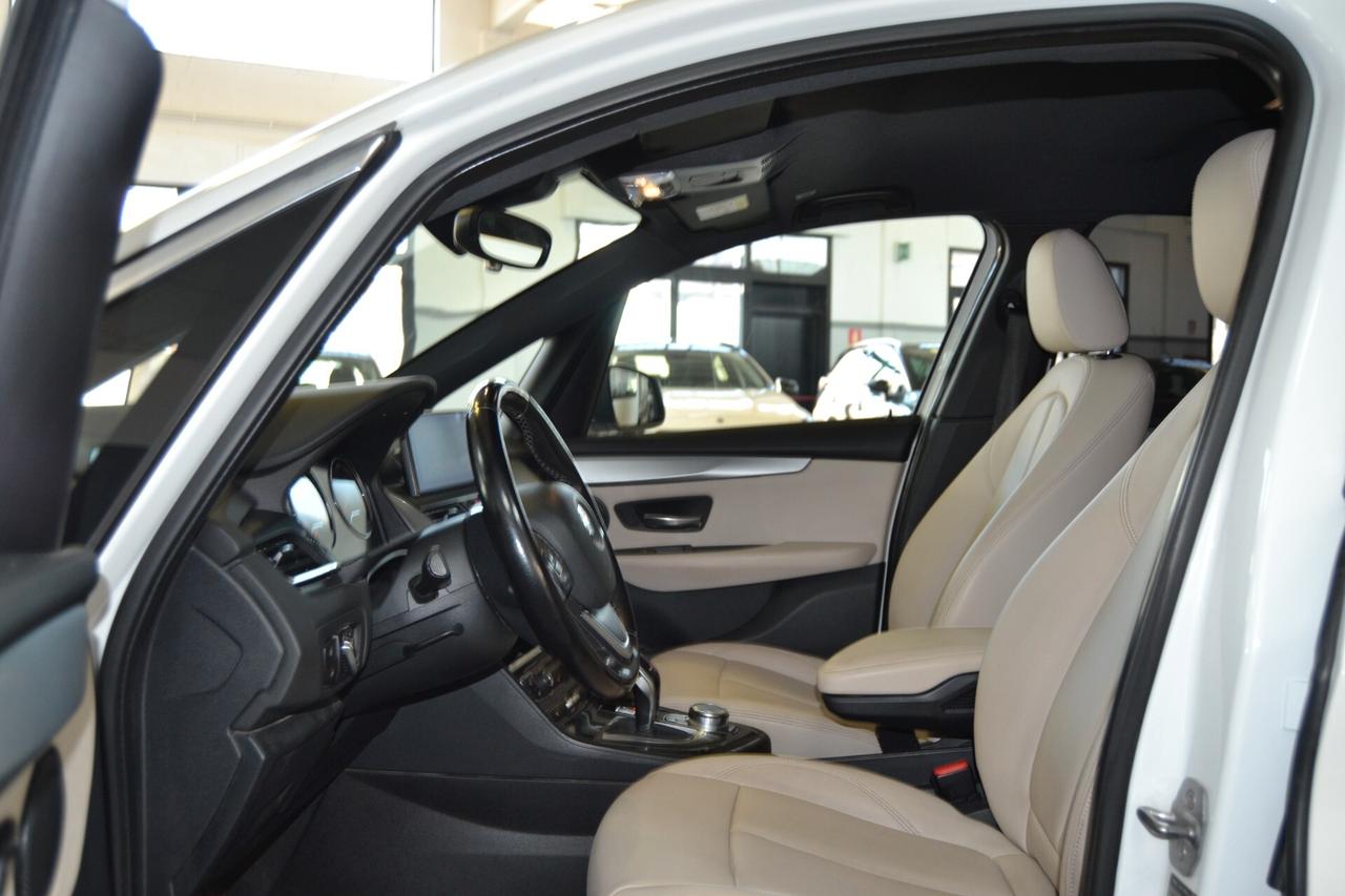 Bmw 216D ActiveTourer Luxury Auto/Navi/Pelle/Xenon