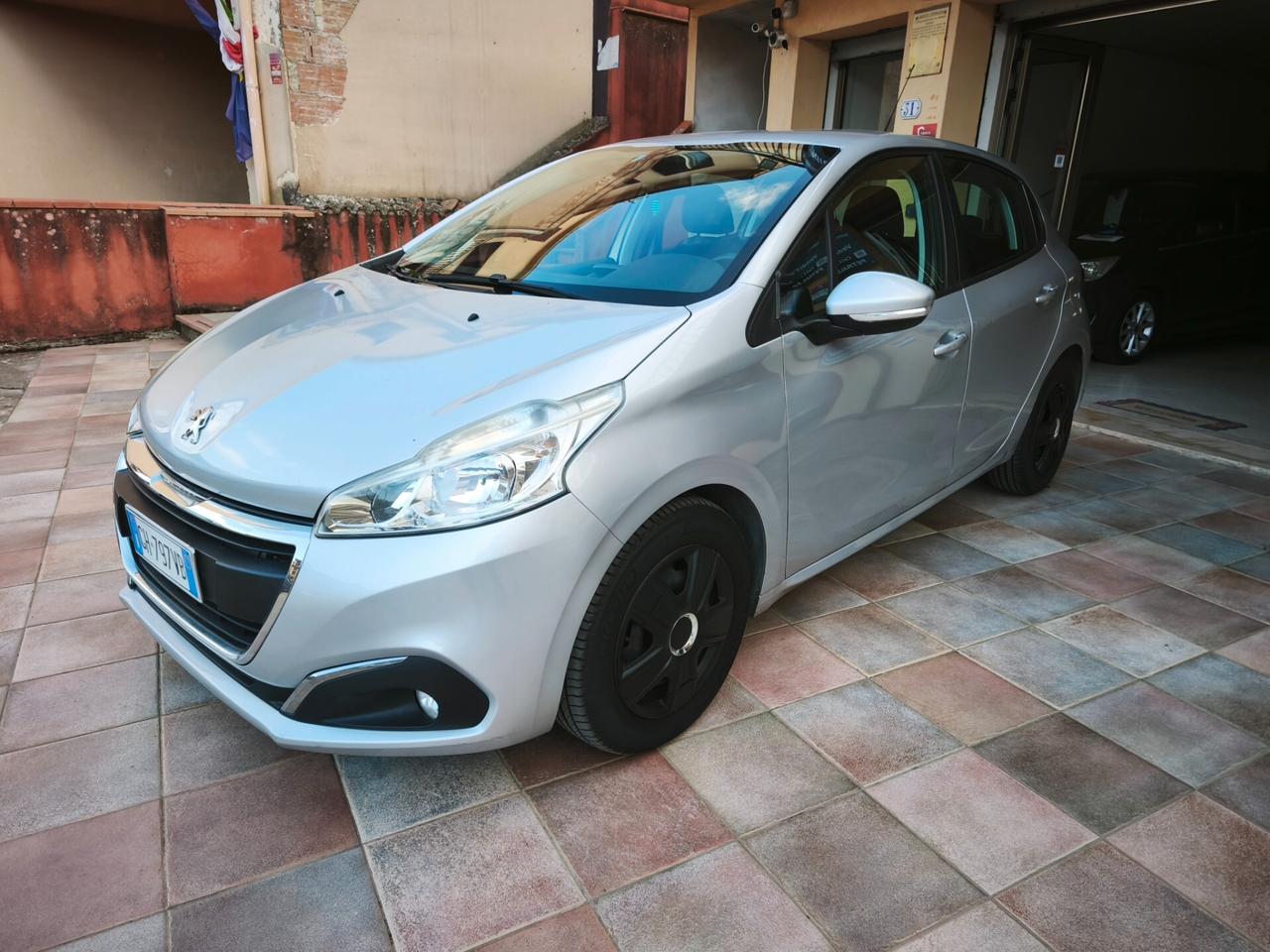 Peugeot 208 1.6 BlueHDi 75 CV