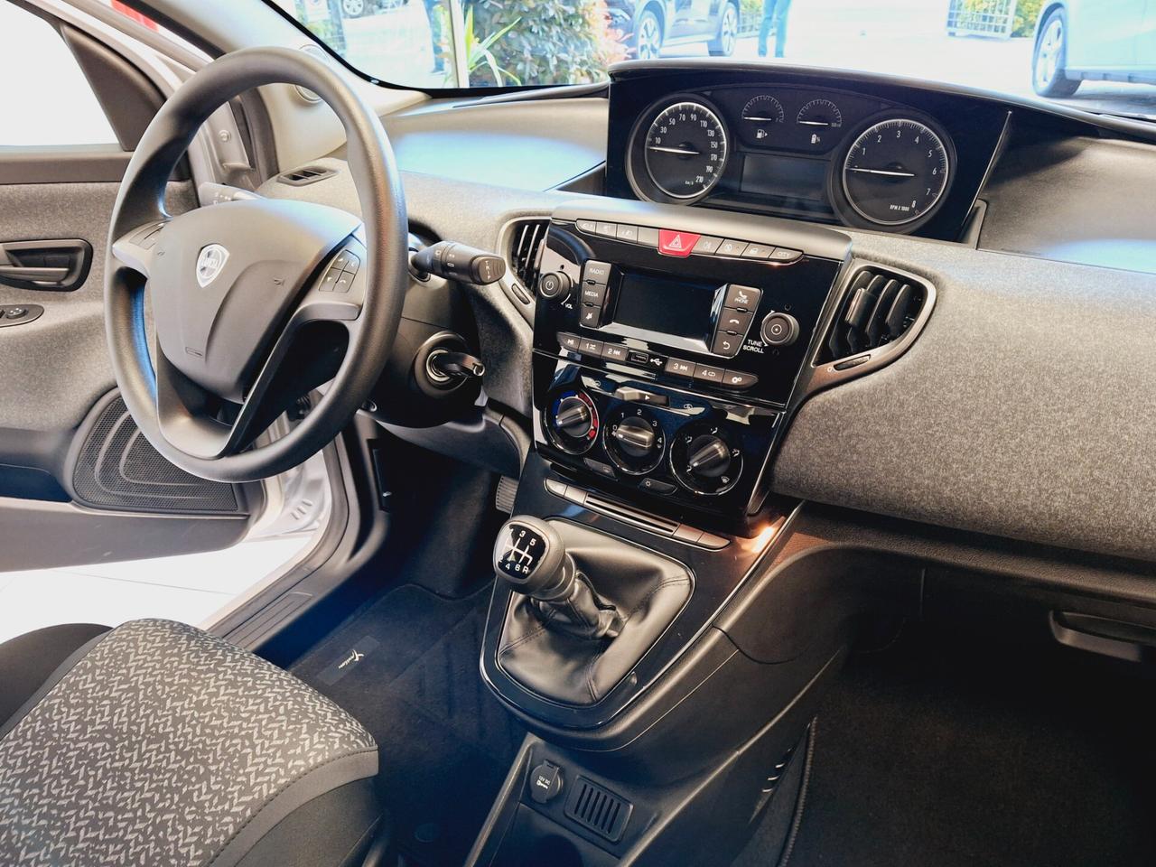 Lancia Ypsilon 1.0 FireFly 5 porte S&S Hybrid Gold