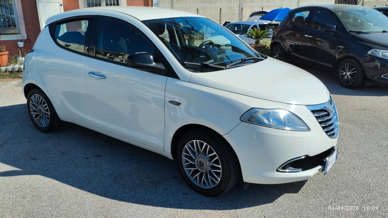 Lancia Ypsilon 1.2 69 CV 5 porte S&S Silver GPL