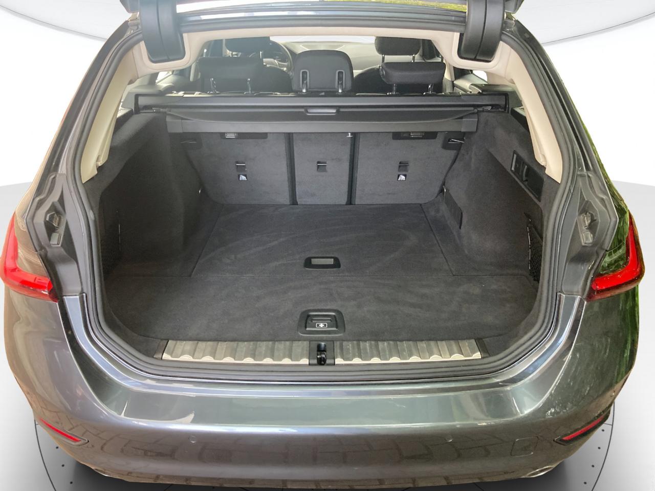 BMW 318d Touring mhev 48V Business Advantage auto