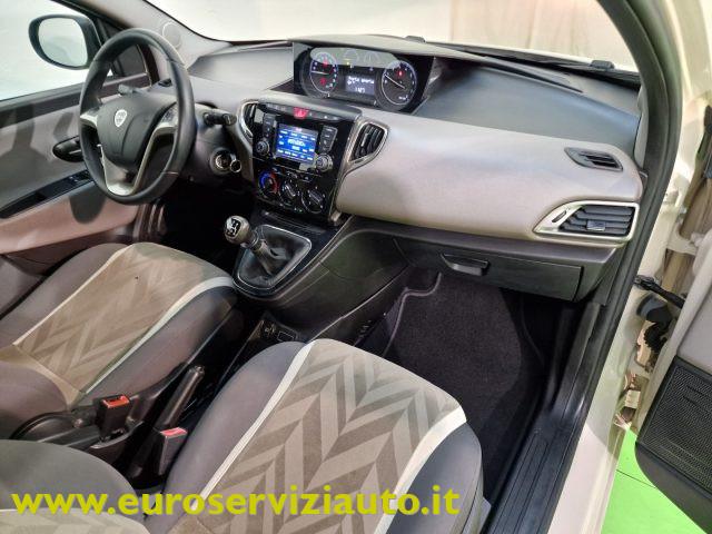 LANCIA Ypsilon 1.2 69 CV 5 porte Platinum