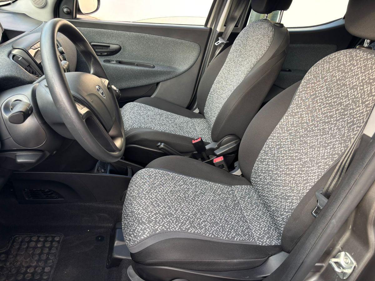 LANCIA Ypsilon 1.0 FireFly 5p S&S Hybrid Silver