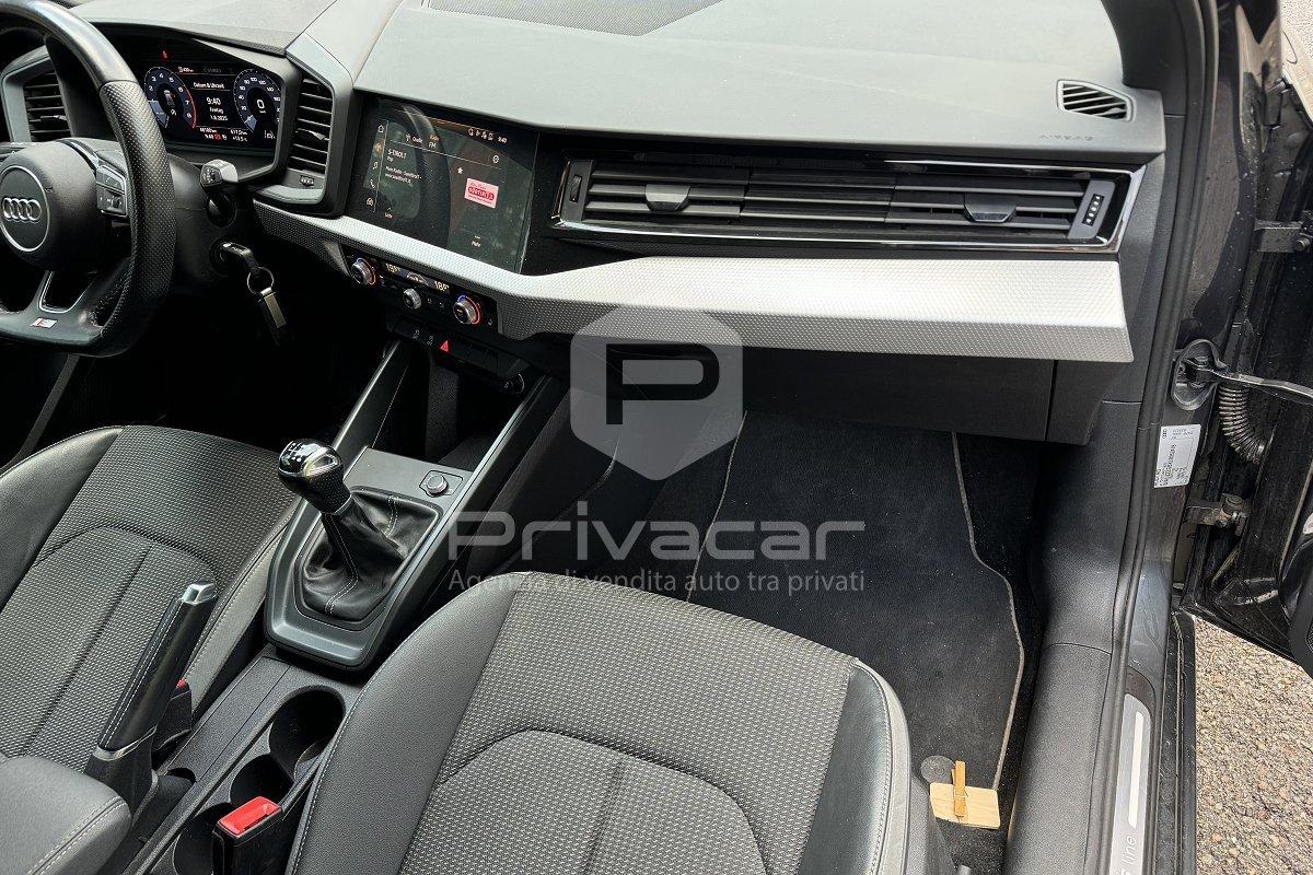 AUDI A1 citycarver 30 TFSI Identity Contrast