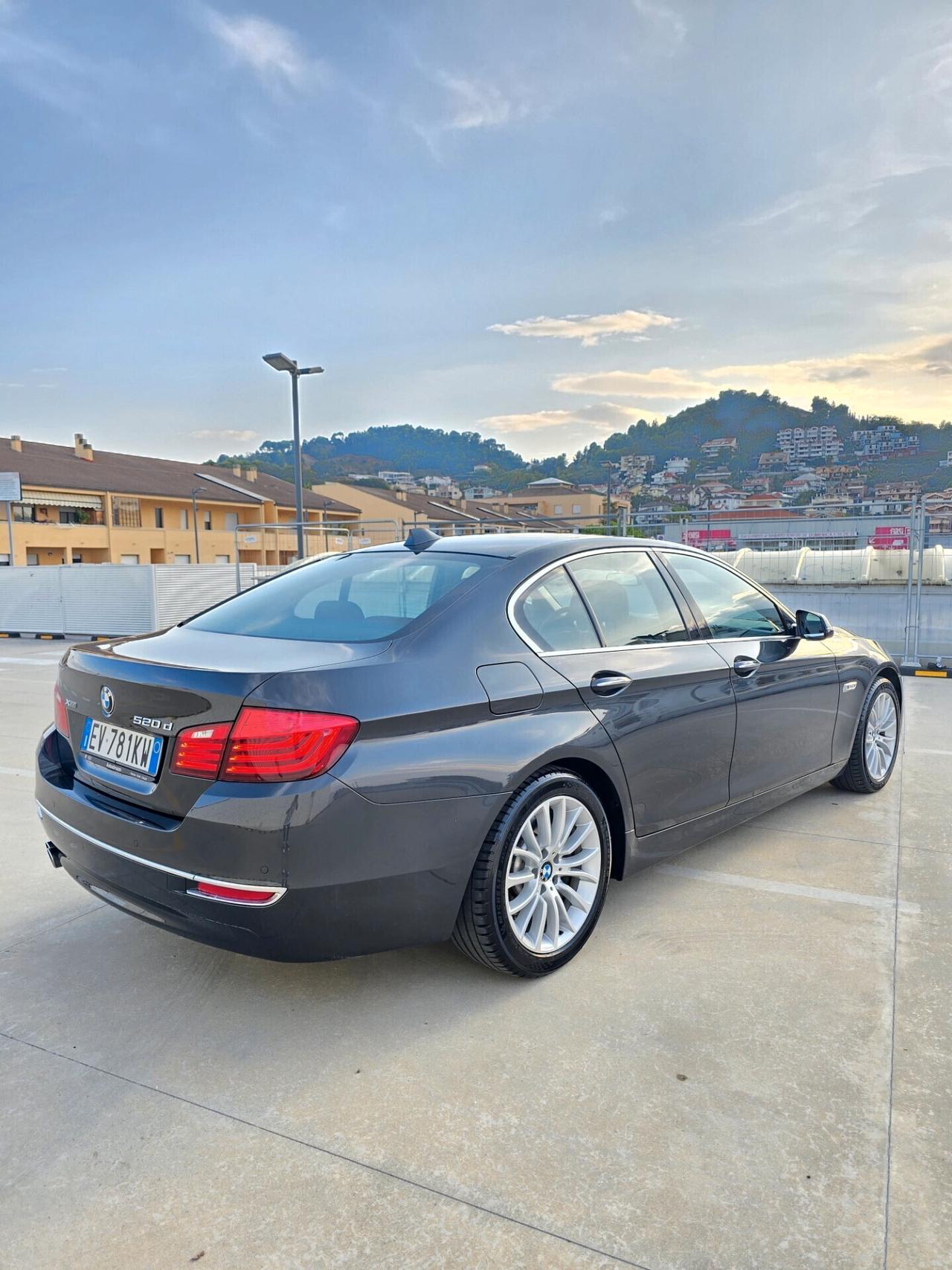 Bmw 520 525d xDrive Luxury