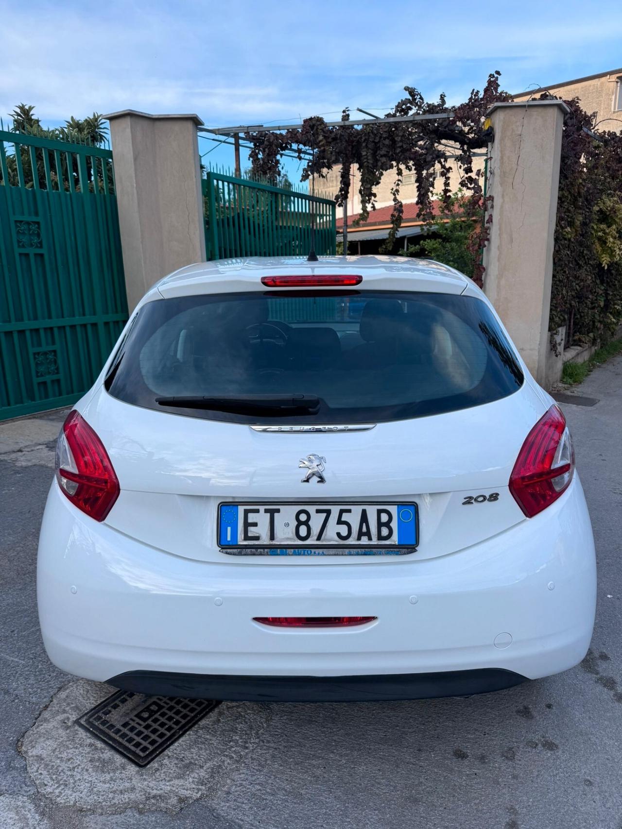 Peugeot 208 PureTech 82 5 porte Active anno 2014