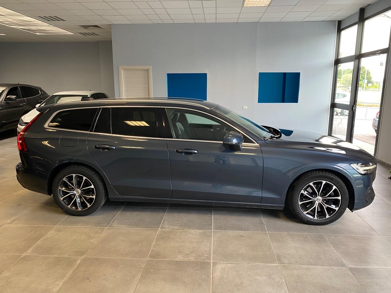 Volvo V60 B4 2.0 197 CV Geartronic Momentum Business Pro
