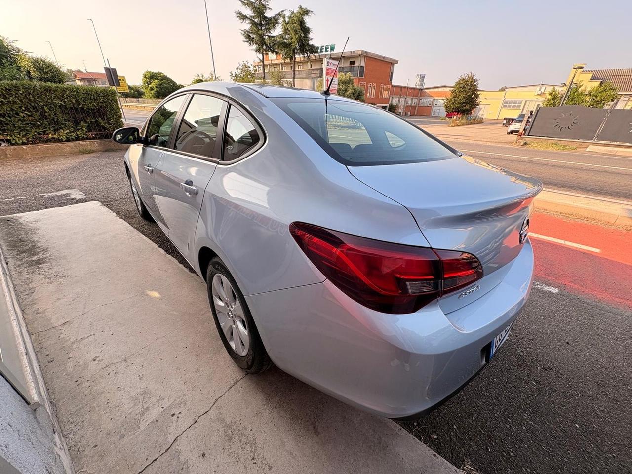 Opel Astra 1.6 116CV 4 porte BENZINA / GPL Tech Elective