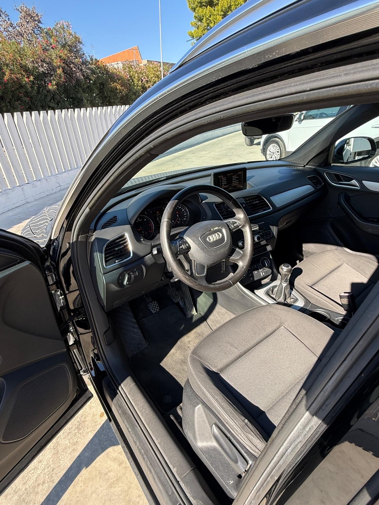 Audi Q3 2.0 TDI 120 CV Sport