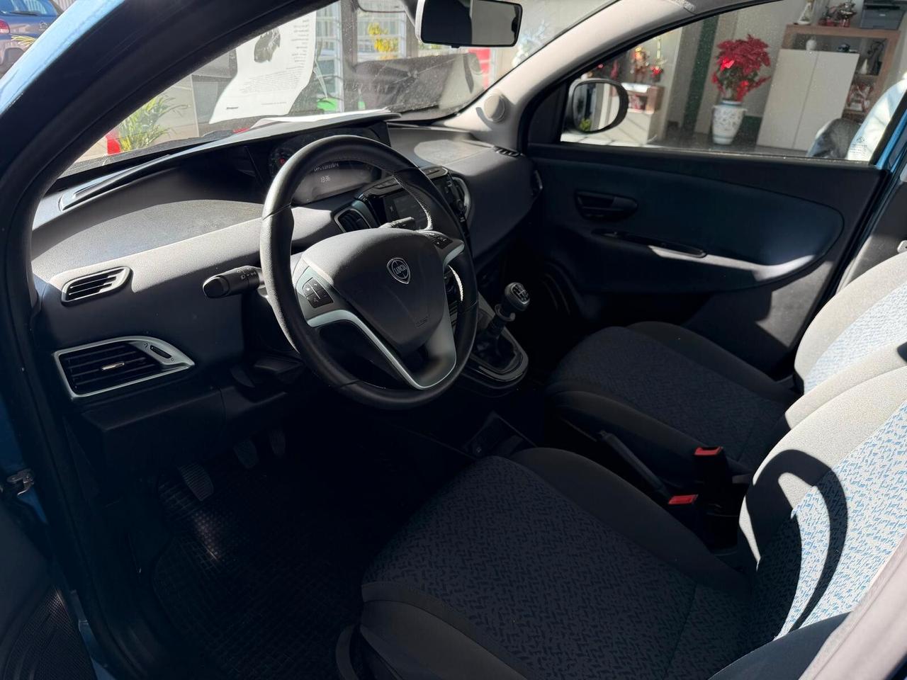 Lancia Ypsilon 1.0 FireFly 5 porte S&S Hybrid Gold