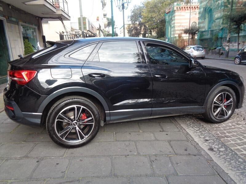 Audi Q3 SPB 35 TDI S tronic Total BLACK