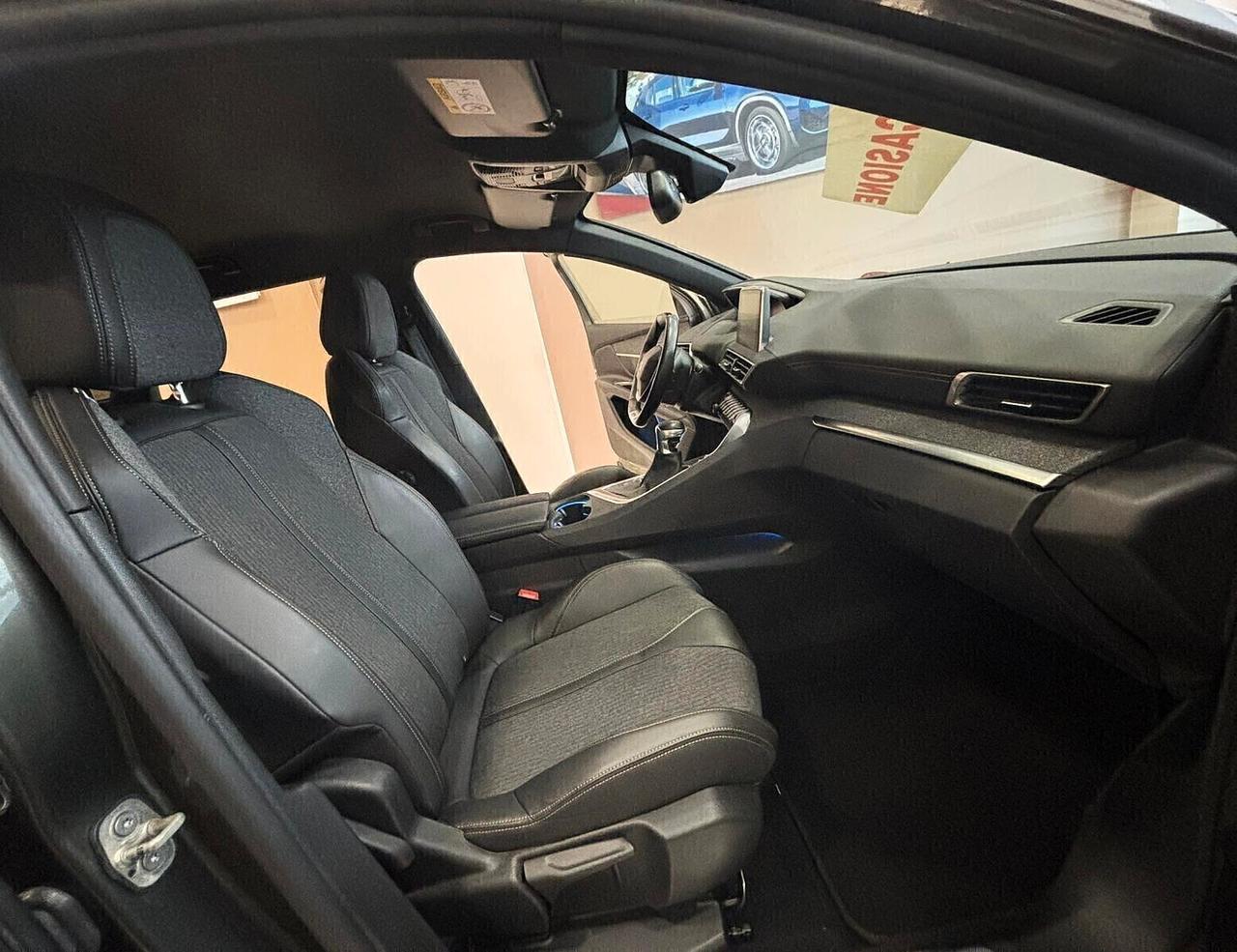 Peugeot 3008 1.5 Hdi 130CV ** CAMBIO MANUALE **