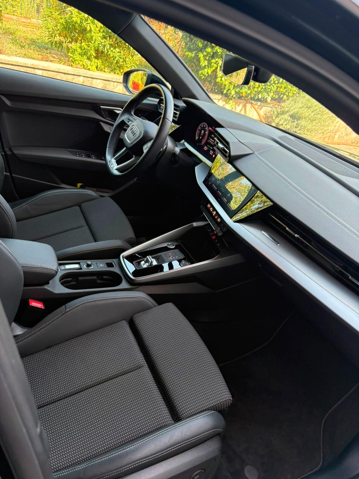 Audi A3 SPB 30 g-tron S tronic line FULL FULL