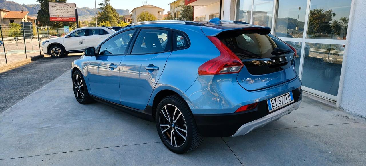 Volvo V40 1.6D Cross Country "AUTOMATICA"