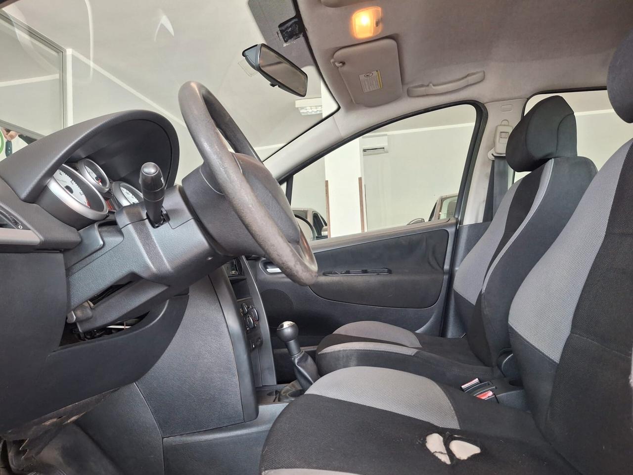 Peugeot 207 *5p 1.4 8v One-Line*NEOPATENTATI