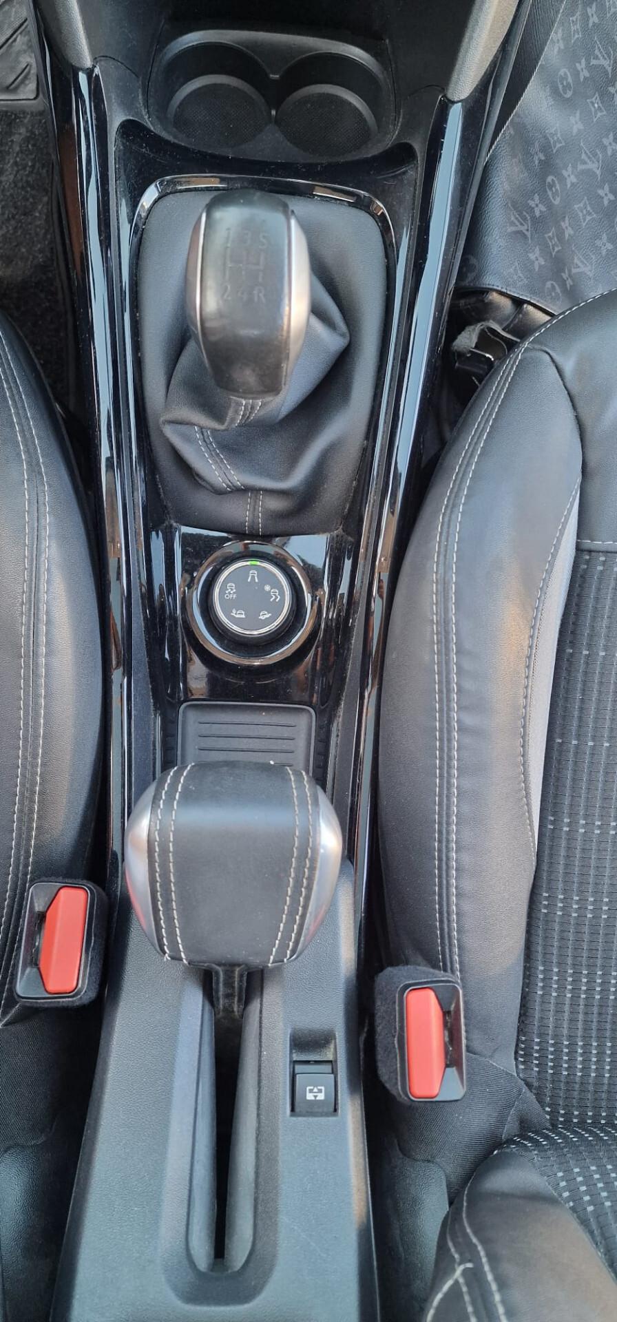 Peugeot 2008 1.2 Benz Black Matt 2015 CRONO CASA MADRE