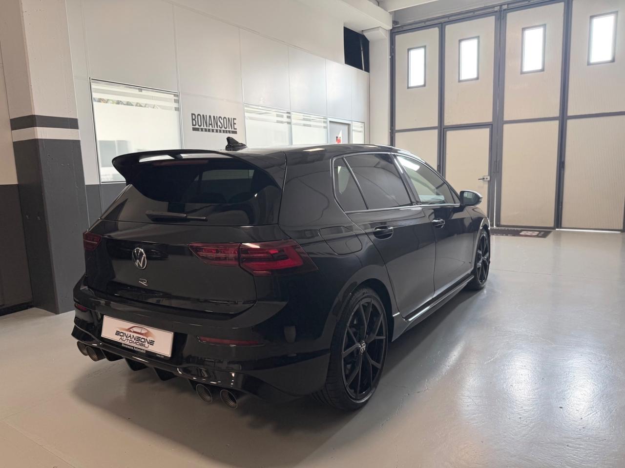 Volkswagen Golf R 4Motion Performance Akrapovic
